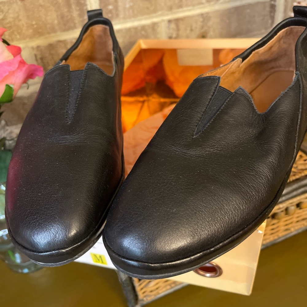 L’Amour DesPieds black flats